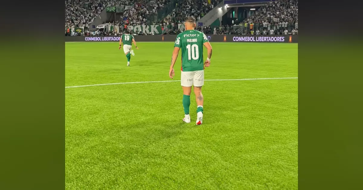 Paulinho chora com dores após pancada, vira dúvida e causa apreensão no Palmeiras