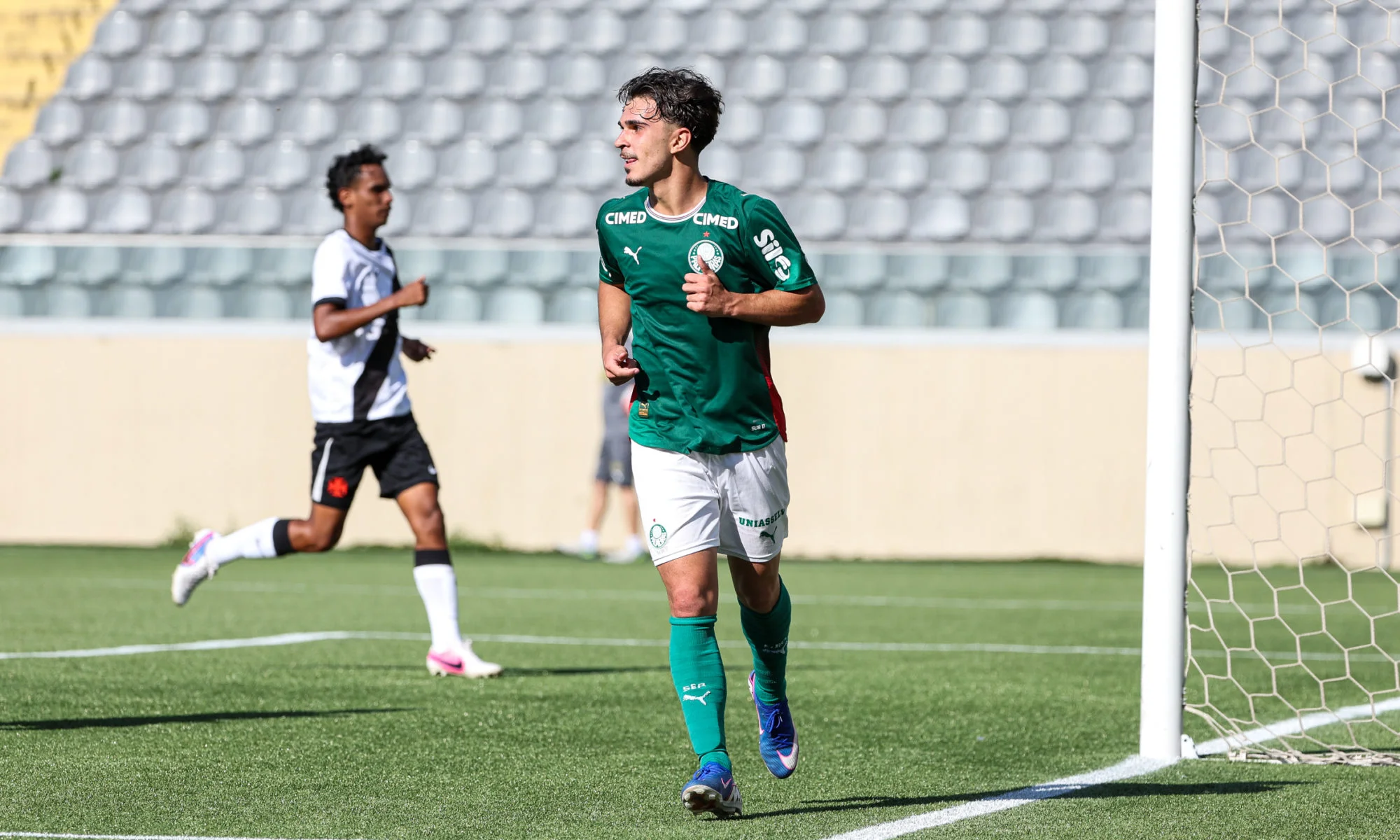 Palmeiras atropela o Vasco por 5 a 0 e avança como líder no Brasileiro Sub-17