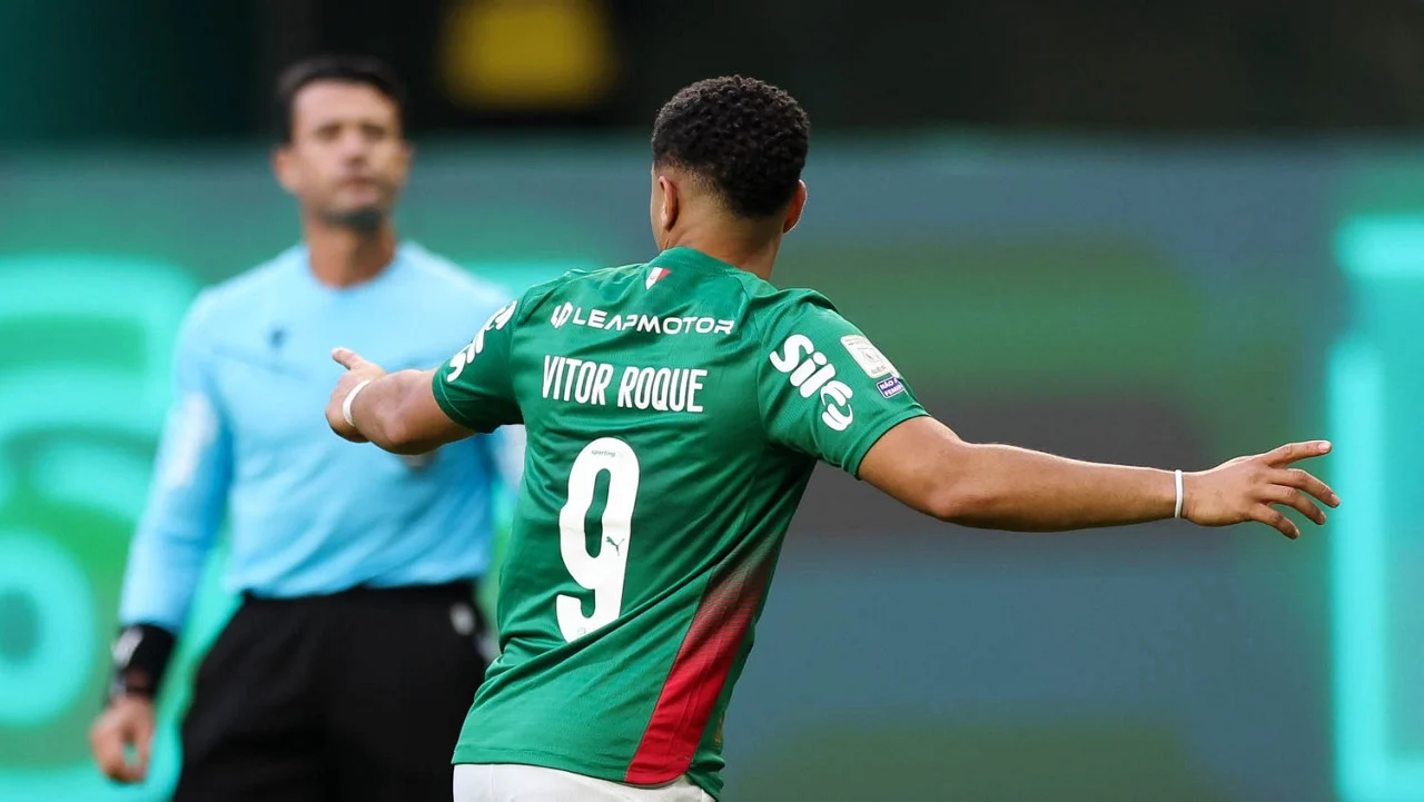 Vitor Roque tem evolução diária avaliada e desfalca Palmeiras no Brasileirão