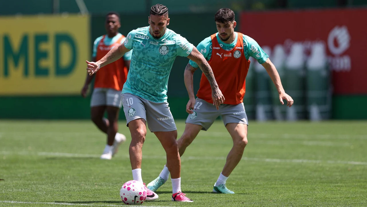 Palmeiras avalia Paulinho para semifinal contra o Fluminense na Libertadores