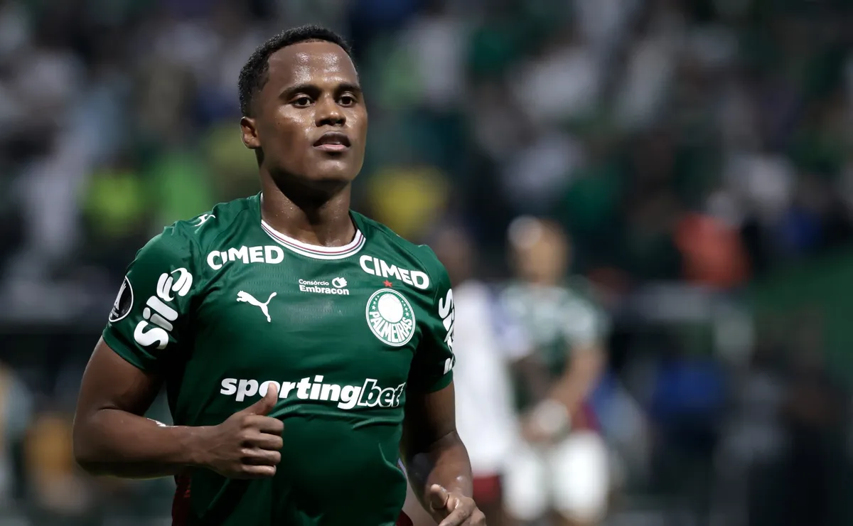 Arias reencontra o Fluminense em momento decisivo e com números expressivos no Palmeiras