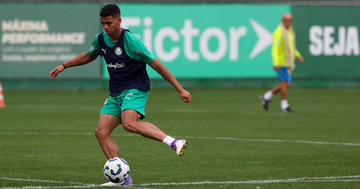 Arthur Gabriel alerta para foco total do Palmeiras no clássico contra o Santos