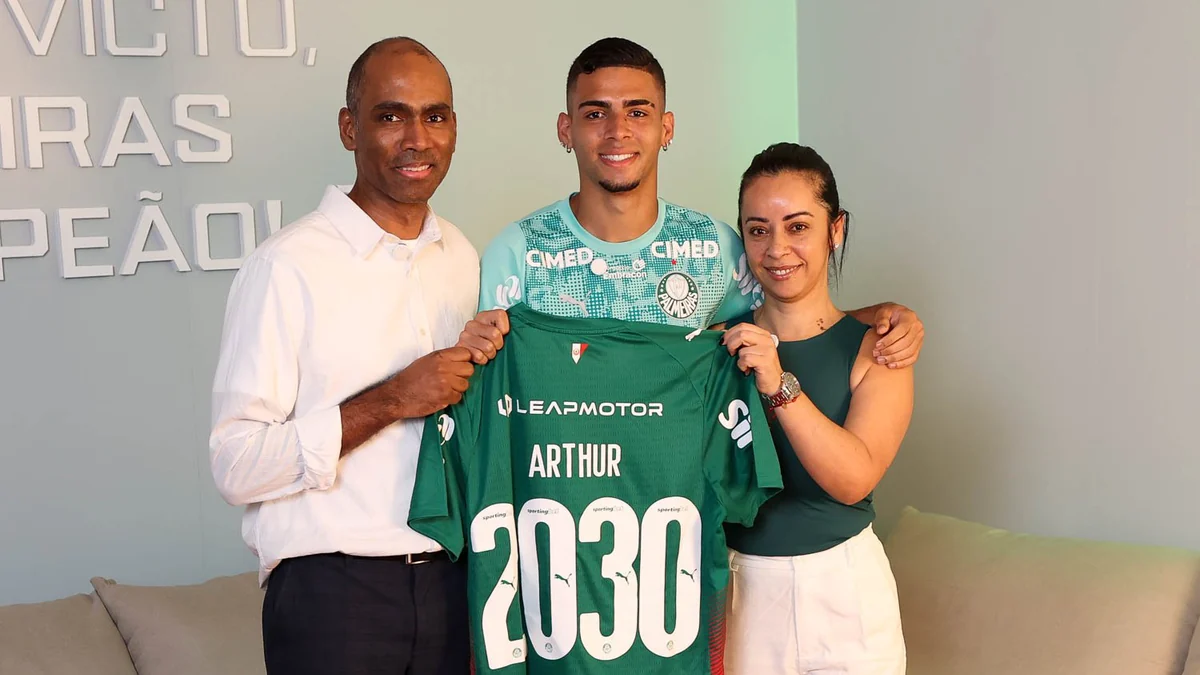 Arthur revela conselhos de Abel Ferreira contra deslumbre e recorda transição da base