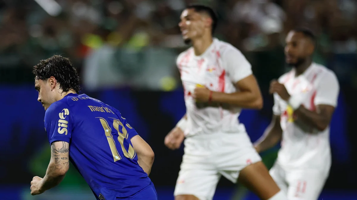 Maurício se isola como vice-artilheiro do Palmeiras em 2026 e celebra gol de pênalti