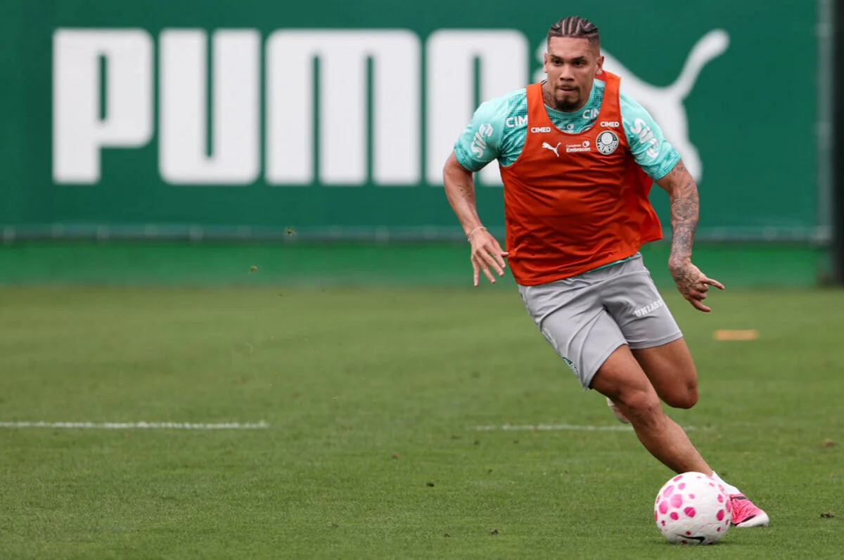 Exames descartam fratura em Paulinho, mas atacante vira desfalque no Palmeiras