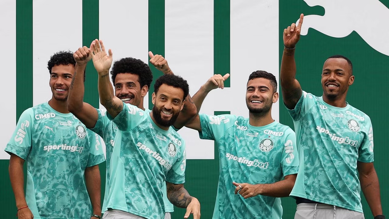 Abel Ferreira avalia poupar titulares do Palmeiras em duelo contra o Athletico-PR