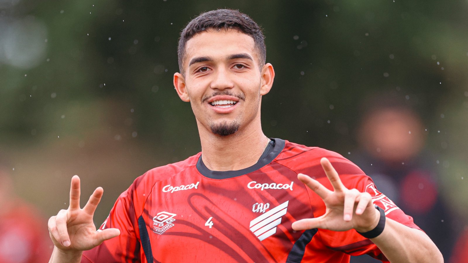 Athletico-PR define time com retornos e quatro baixas para encarar o Palmeiras