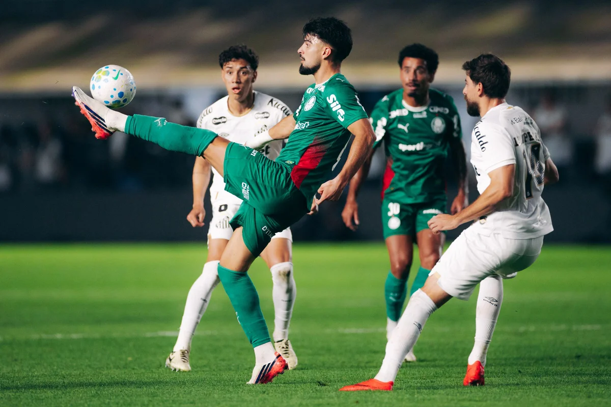 Palmeiras defende retrospecto favorável e domínio recente na Vila Belmiro
