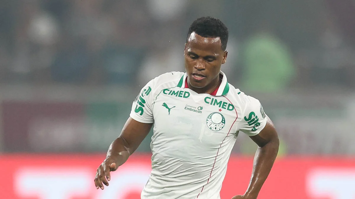 Arias rebate torcida do Fluminense com ironia e provoca ex-clube após vaga na Libertadores