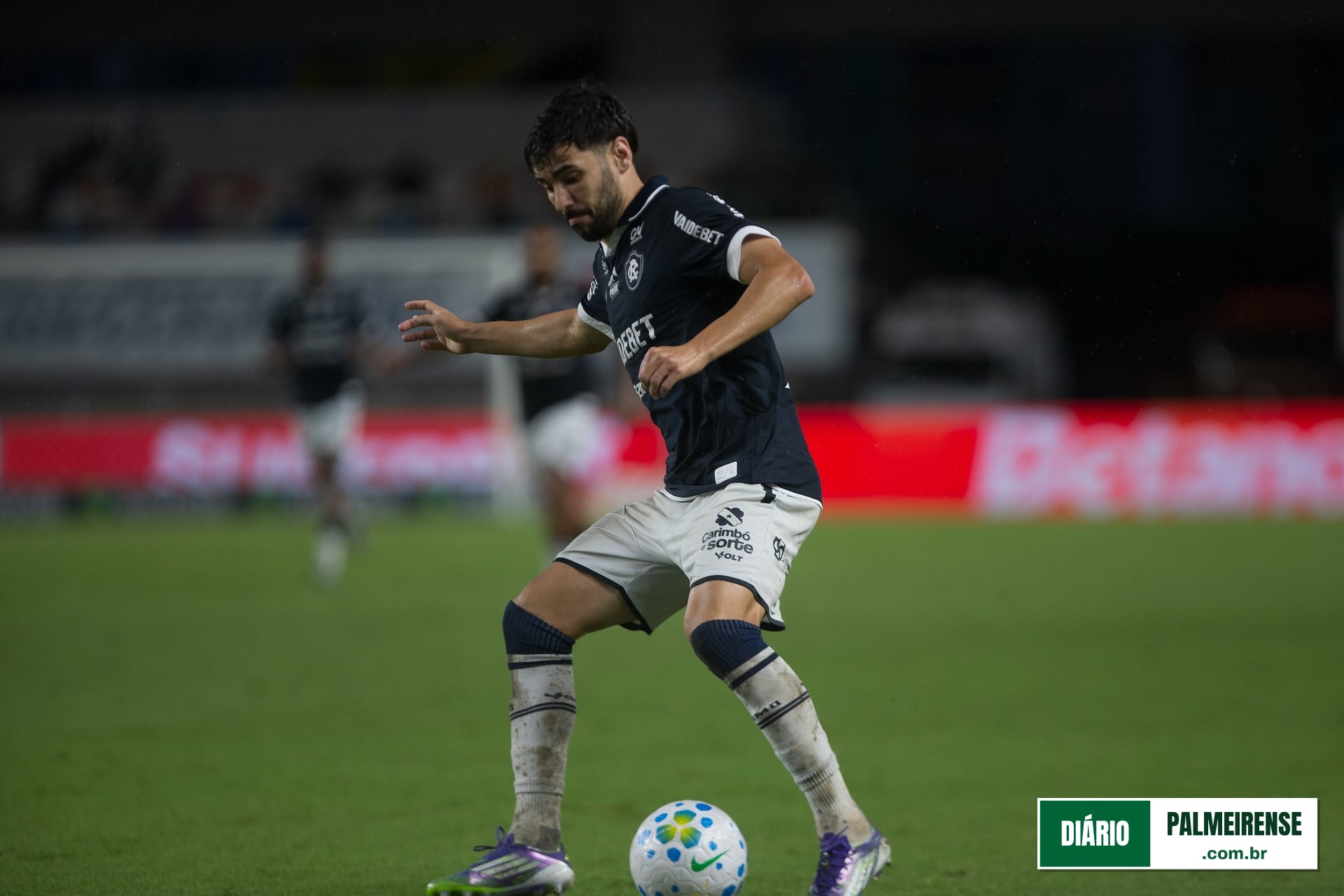 Atacante do Remo prega foco total e prevê duelo duríssimo contra o Palmeiras