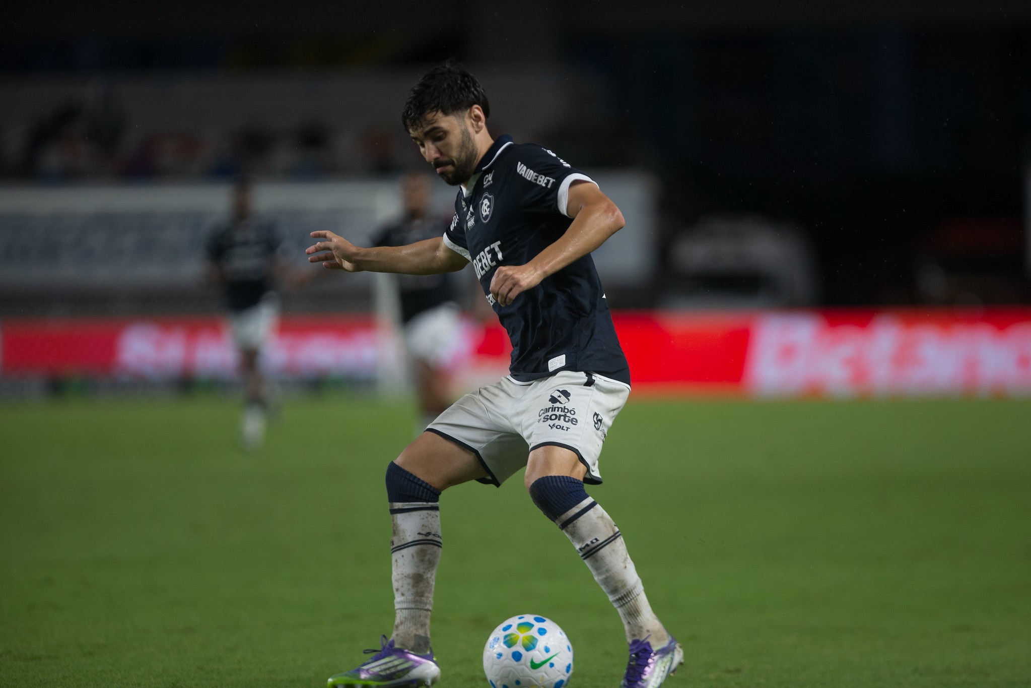 Atacante do Remo prega foco total e prevê duelo duríssimo contra o Palmeiras