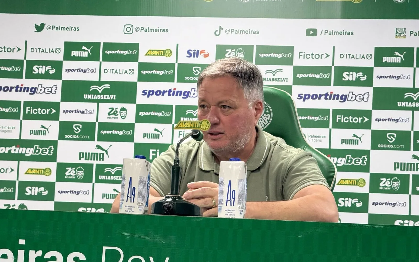 Anderson Barros prepara papelada e Palmeiras já tem sua 1° saída em 2026